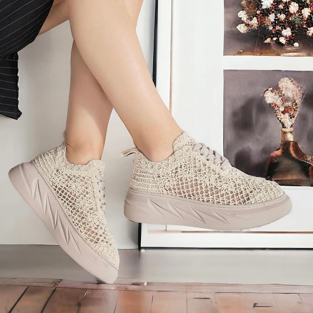Women's Thick-soled Hollow Lace-up Shoes